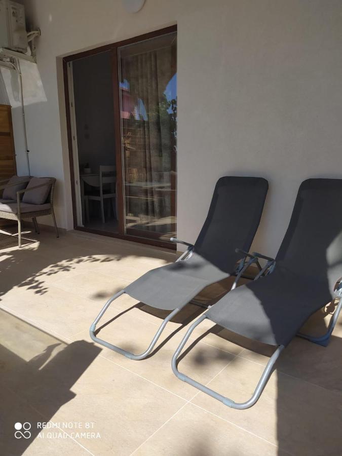 Apartmani Ana Vir Exterior foto