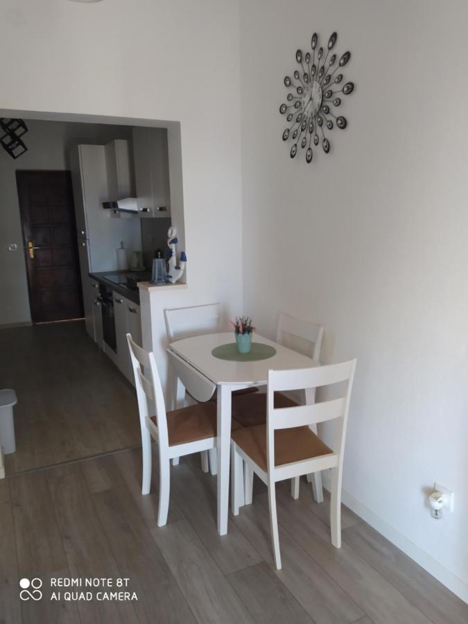 Apartmani Ana Vir Exterior foto