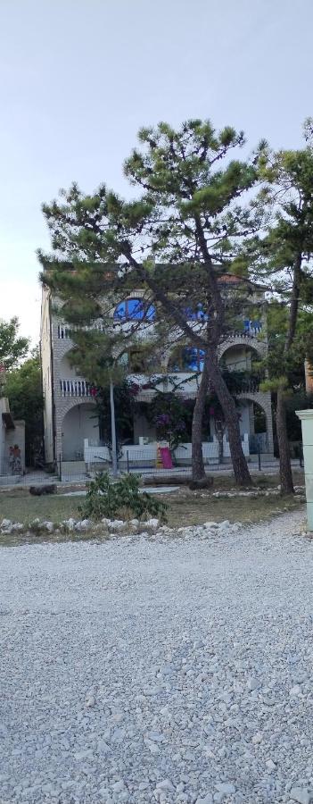 Apartmani Ana Vir Exterior foto